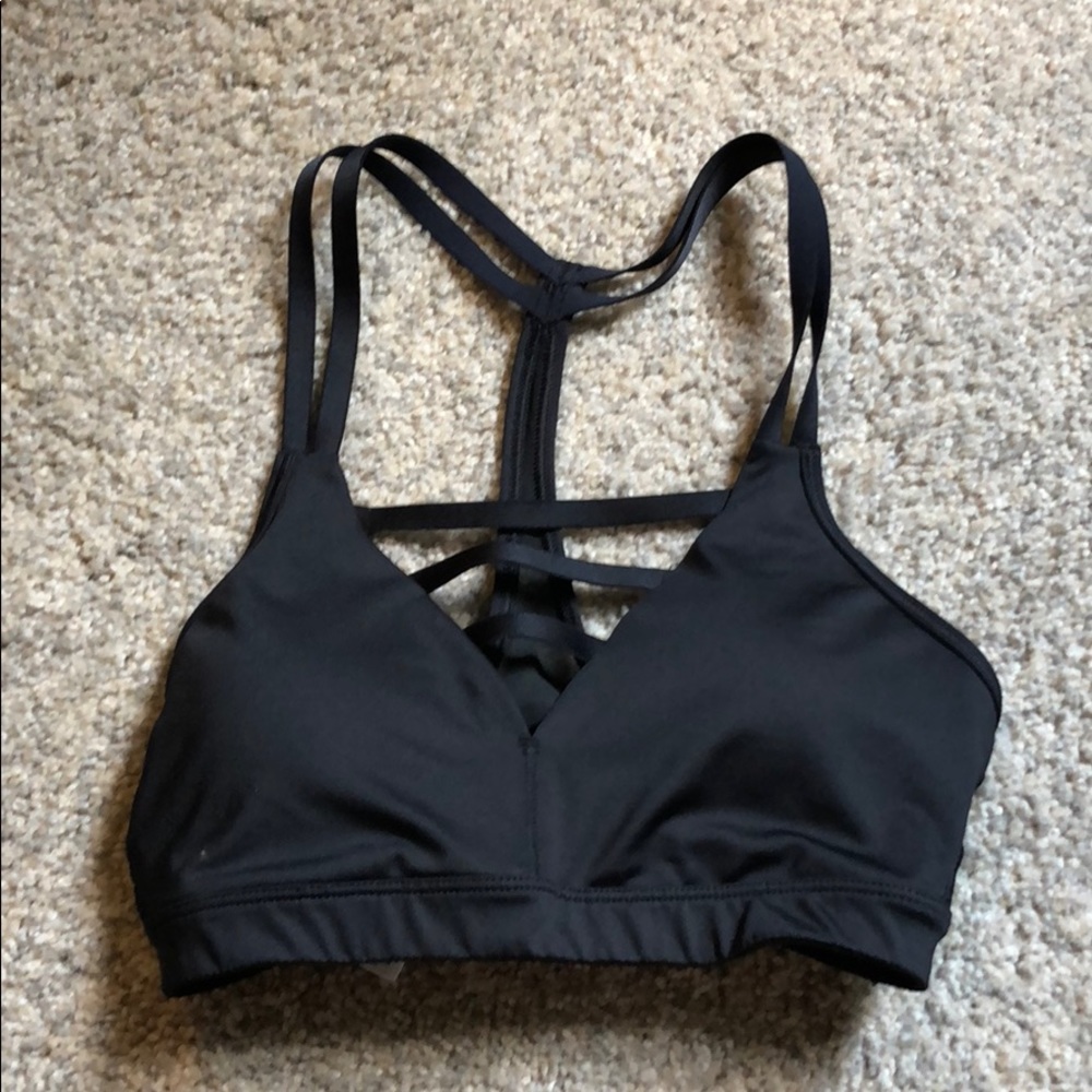 VS Cross Front Sports Bra